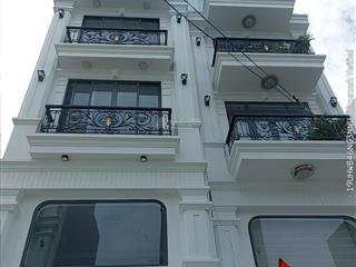 Bán nhà gần đường phạm văn đồng. p.hiệp bình chánh thủ đức. 1 trệt 4 lầu. nội thất đẹp. giá 8.8 tỷ