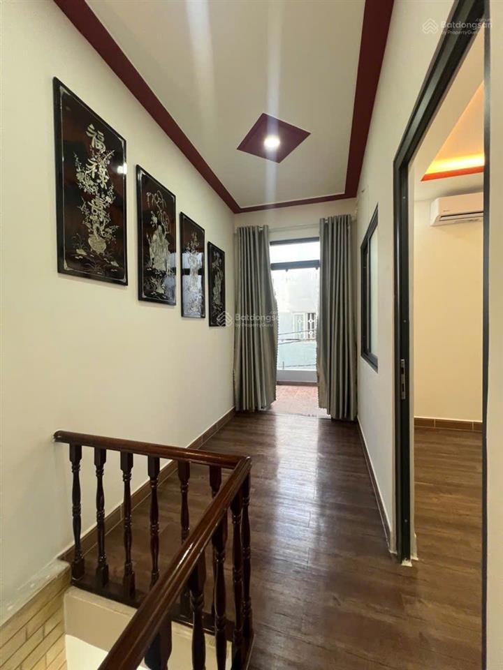 Bán nhà 3pn 2wc. sổ hồng chính chủ. cách đường phạm văn đồng 300m. giá 5.3 tỷ.