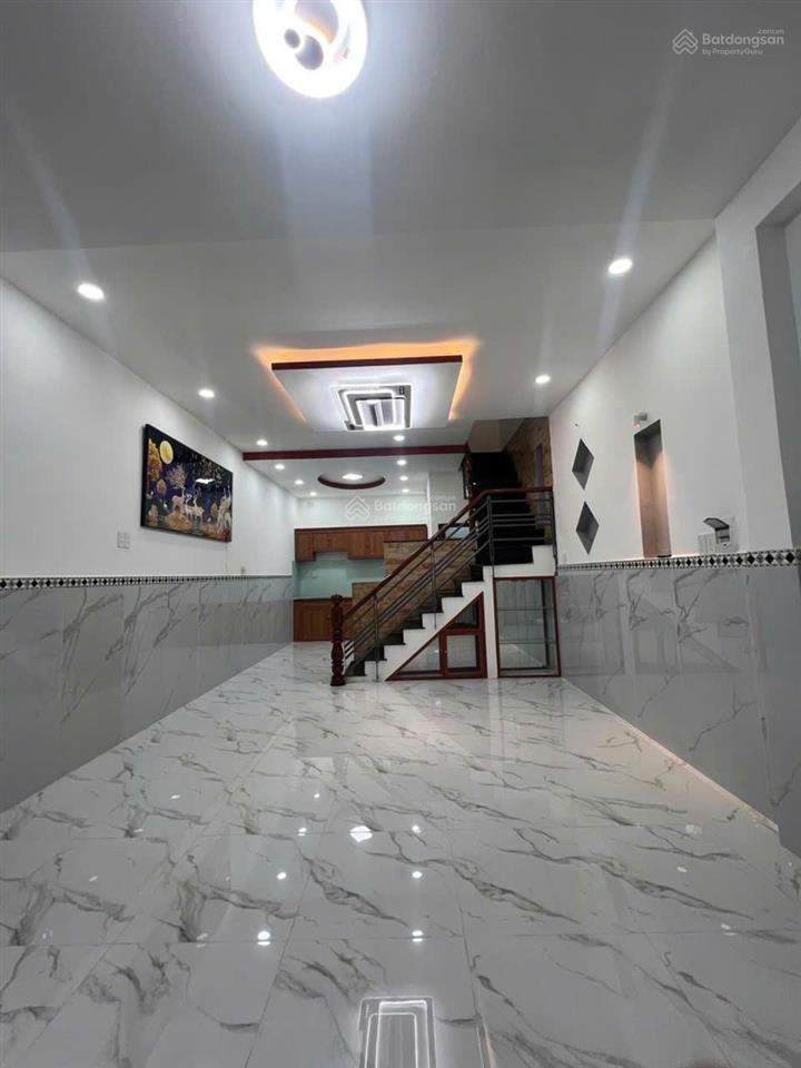 Bán nhà cách gigamall phạm văn đồng 200m. nhà mới đẹp 3 pn 2 wc. sổ hồng chính chủ. giá 5.3 tỷ.