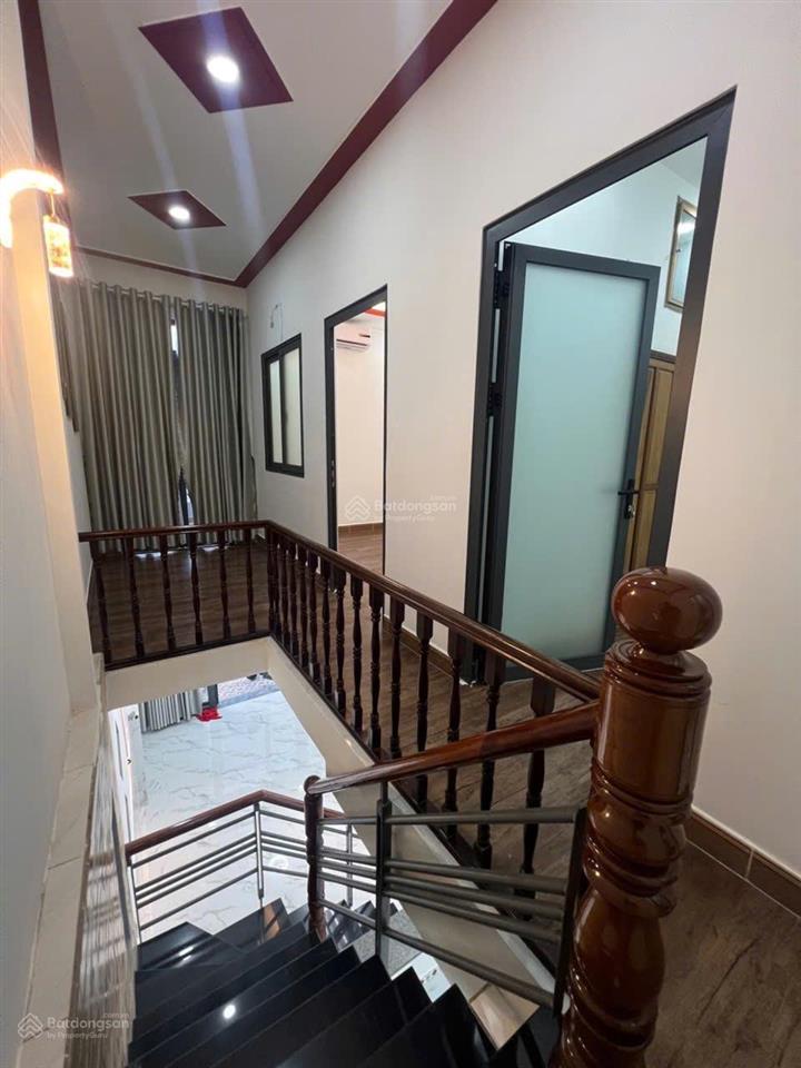 Bán nhà cách gigamall phạm văn đồng 200m. nhà mới đẹp 3 pn 2 wc. sổ hồng chính chủ. giá 5.3 tỷ.