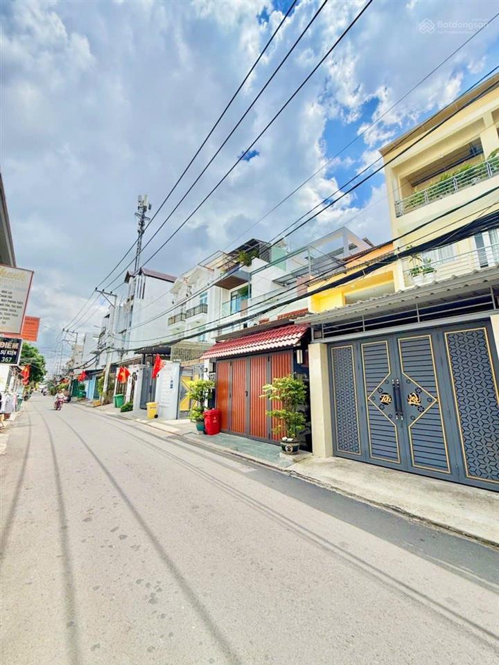 Bán nhà phố khu ven sông sài gòn.sát đường phạm văn đồng.hbc thủ đức. 1 trệt 2 lầu. shr.giá 8.8 tỷ.