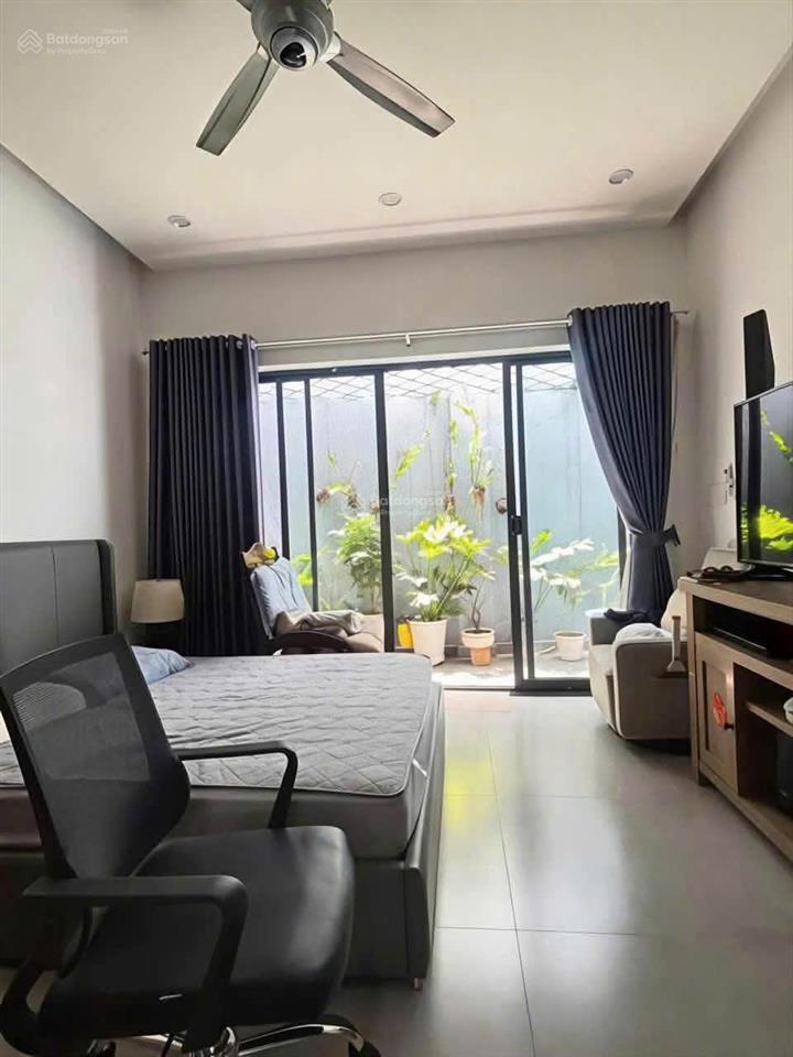 Bán nhà 3 tầng mới đẹp. vào ở ngay. đường ô tô. phường trường thọ thủ đức. giá chỉ 9.5 tỷ.