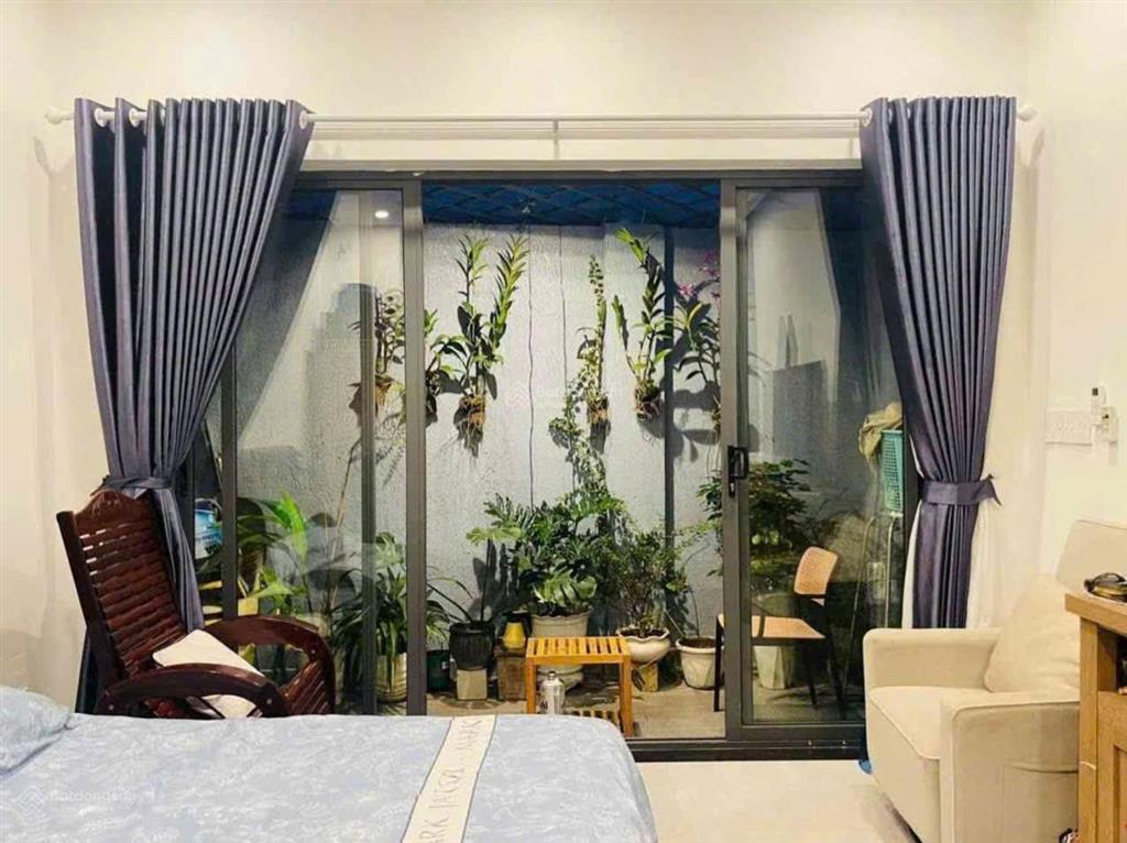 Bán nhà 3 tầng mới đẹp. vào ở ngay. đường ô tô. phường trường thọ thủ đức. giá chỉ 9.5 tỷ.