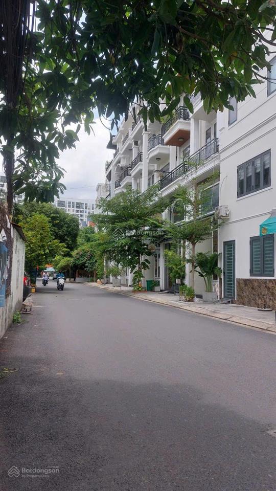 Bán nhà 4 tầng mới đẹp ngay trường đại học luật.sát quốc lộ 13.khu vạn phúc city.shr.giá 9.9 tỷ