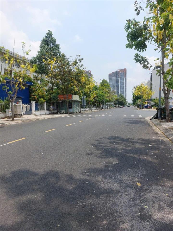 Bán nền đất tại khu đô thị cát lái.quận 2.gần cụm trường học các cấp.dt 5x20m(100m2 ) giá 70 tr/m2.