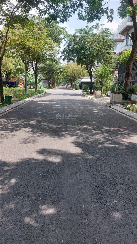 Cần bán nhanh lô đất tại khu đô thị cát lái.quận 2.khu quy hoạch đồng bộ.dt 7x17m(119m2)giá 60tr/m2