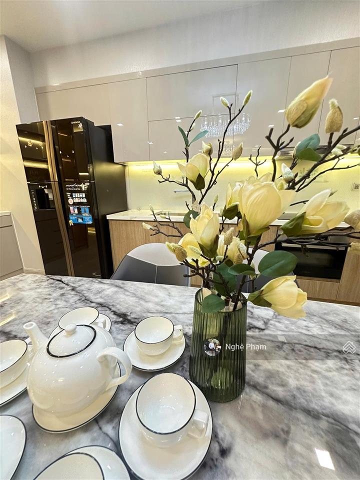 Cần bán căn hộ 3pn vòng cung vinhomes golden river. trục đẹp nhất dự án, view sông, view bitexco.