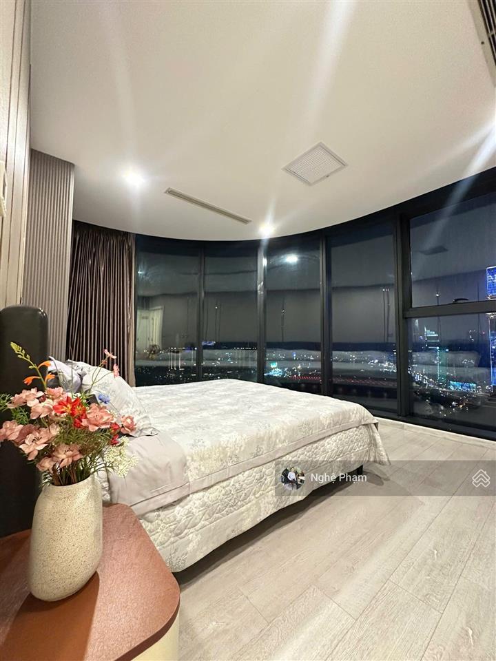 Cần bán căn hộ 3pn vòng cung vinhomes golden river. trục đẹp nhất dự án, view sông, view bitexco.
