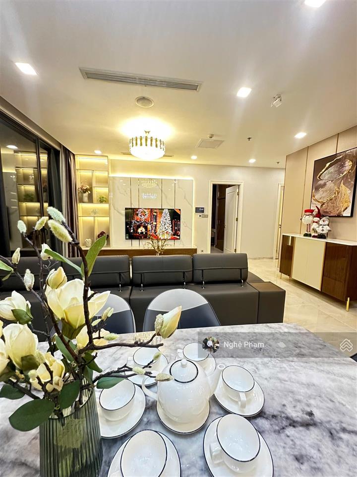 Cần bán căn hộ 3pn vòng cung vinhomes golden river. trục đẹp nhất dự án, view sông, view bitexco.