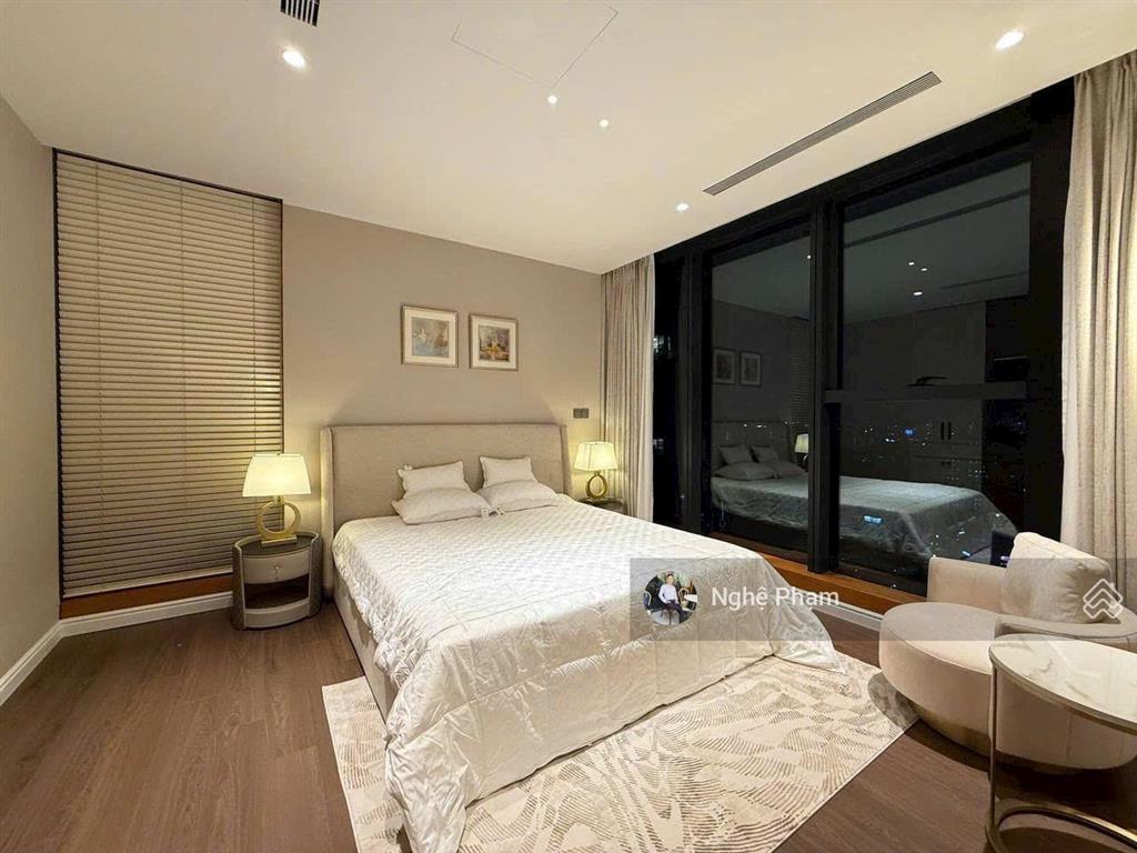 Bán căn hộ góc 3pn vinhomes golden river ba son. view thành phố, full nội thất cao cấp. giá tốt