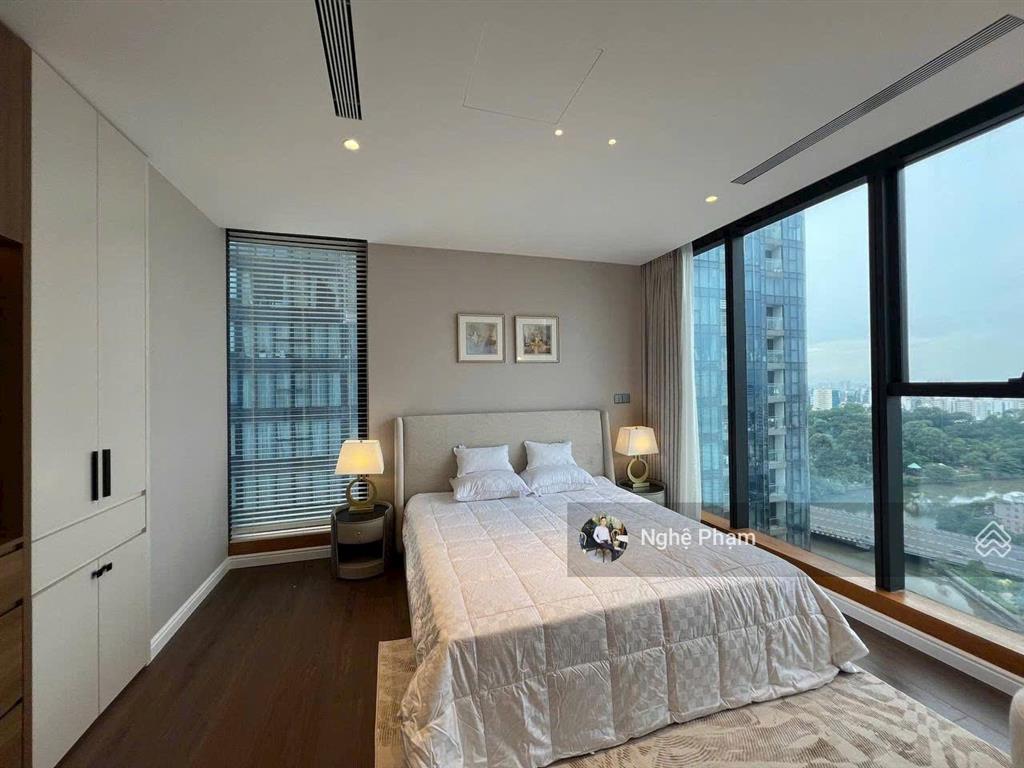 Bán căn hộ góc 3pn vinhomes golden river ba son. view thành phố, full nội thất cao cấp. giá tốt