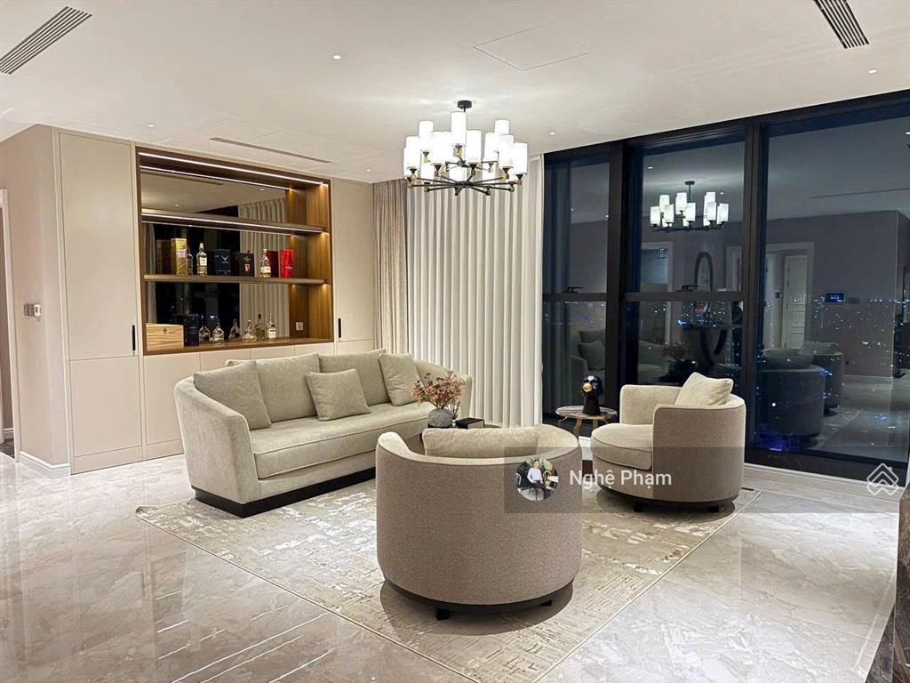 Bán căn hộ góc 3pn vinhomes golden river ba son. view thành phố, full nội thất cao cấp. giá tốt
