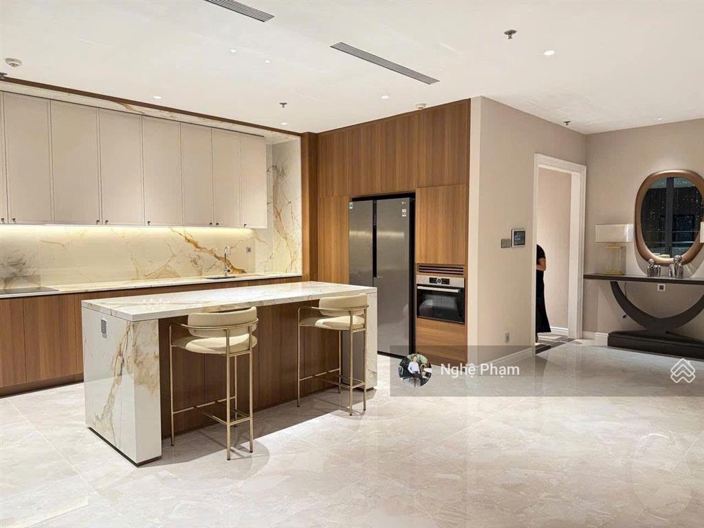 Bán căn hộ góc 3pn vinhomes golden river ba son. view thành phố, full nội thất cao cấp. giá tốt