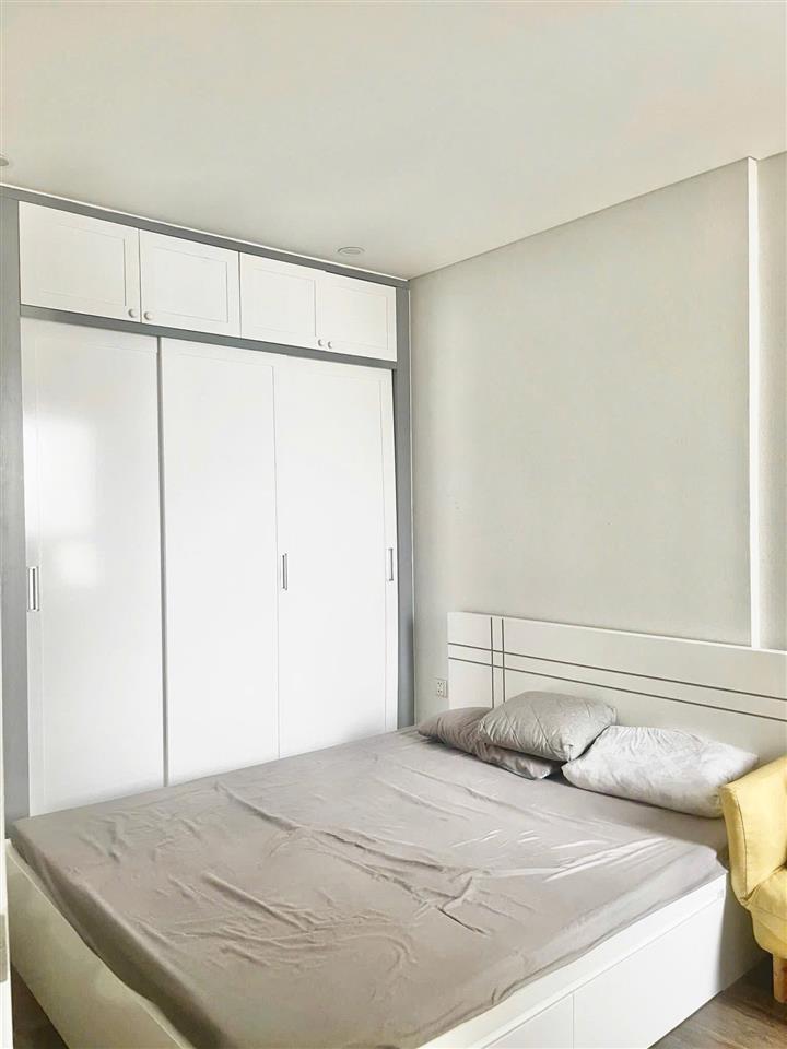 Cần bán căn hộ 2 phòng ngủ hà đô centrosa q10. tầng cao, view bitexco, hướng đông nam nội thất đẹp