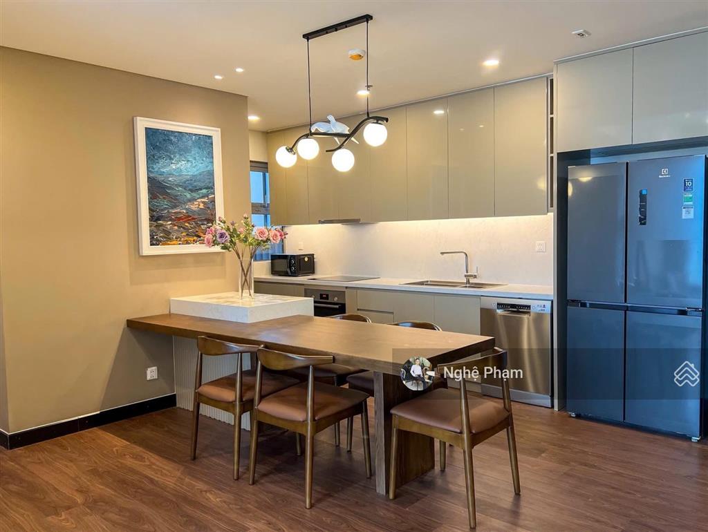 Đang trống sẵn cần cho thuê căn hộ 2pn empire city. view thoáng, hướng mát, nội thất đẹp cao cấp