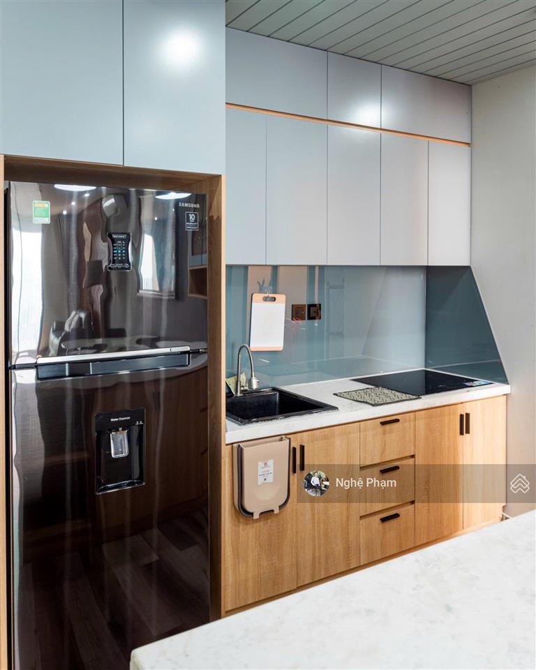 Cần bán căn hộ 2pn hà đô centrosa quận 10. tầng cao view bitexco. hướng nắng sáng, sẵn sổ hồng