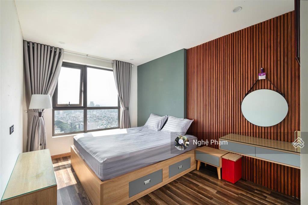Cần bán căn hộ 2pn hà đô centrosa quận 10. tầng cao view bitexco. hướng nắng sáng, sẵn sổ hồng