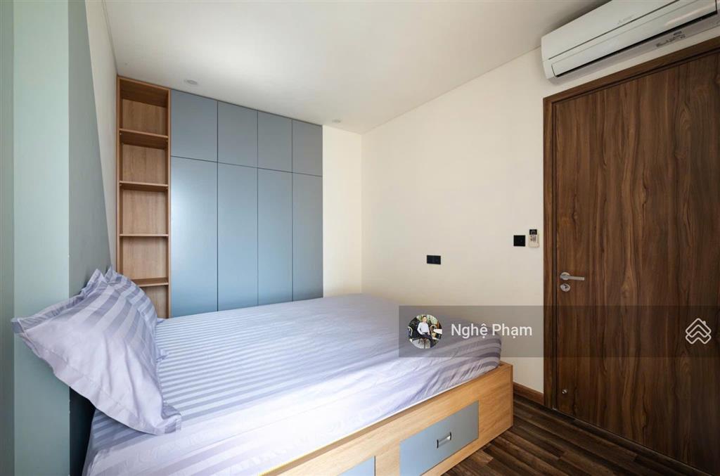 Cần bán căn hộ 2pn hà đô centrosa quận 10. tầng cao view bitexco. hướng nắng sáng, sẵn sổ hồng