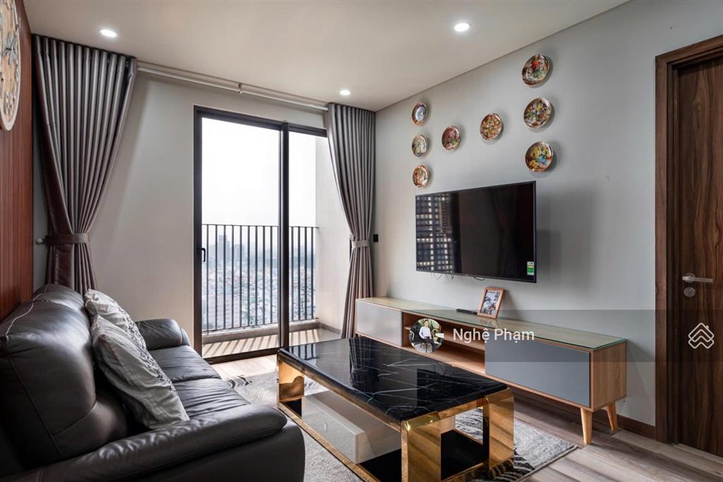 Cần bán căn hộ 2pn hà đô centrosa quận 10. tầng cao view bitexco. hướng nắng sáng, sẵn sổ hồng