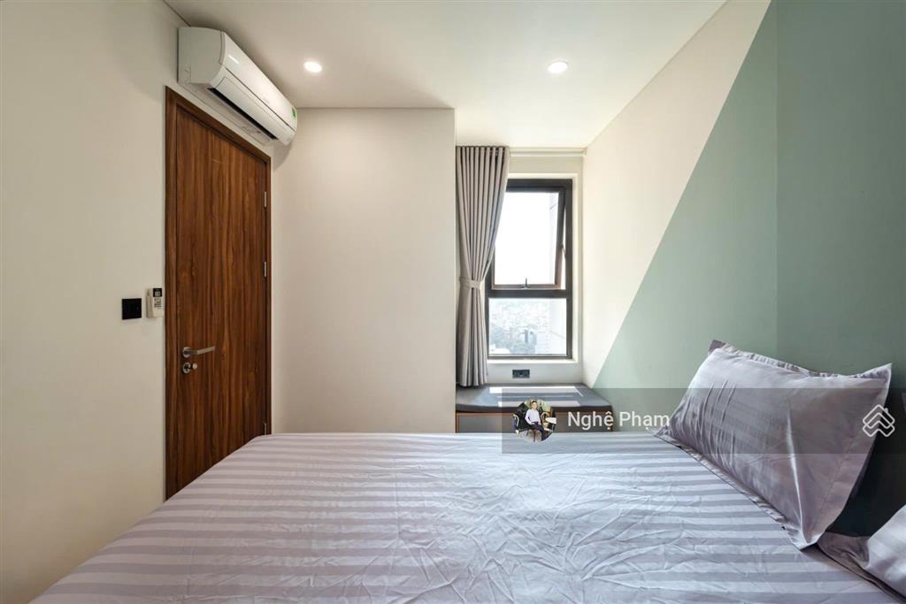 Cần bán căn hộ 2pn hà đô centrosa quận 10. tầng cao view bitexco. hướng nắng sáng, sẵn sổ hồng