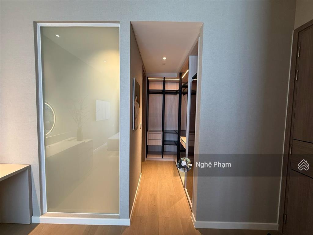 Bán căn hộ 2 phòng ngủ toà b  opera, tầng cao view sông, bitexco. ban công lớn. giá tốt đầu tư