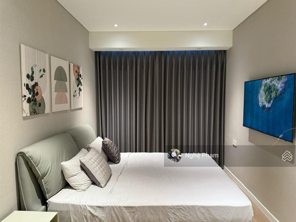 Bán căn hộ 2 phòng ngủ toà b  opera, tầng cao view sông, bitexco. ban công lớn. giá tốt đầu tư