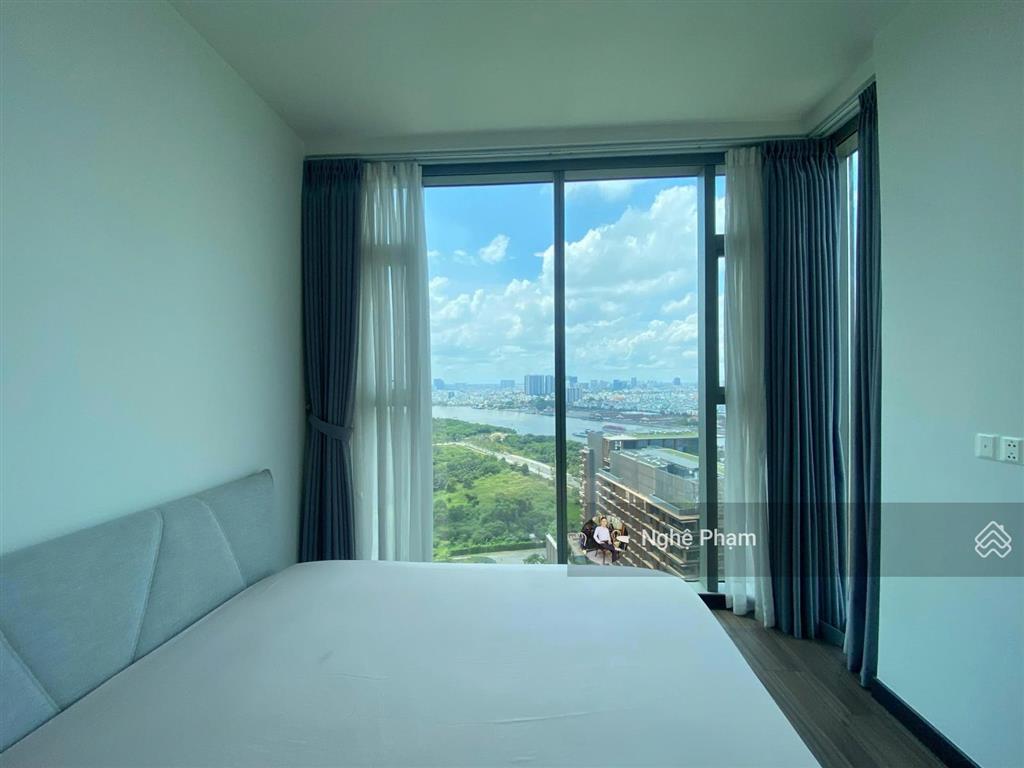Bán căn hộ 2 phòng ngủ empire city. ban công đông nam, căn góc view sông trực diện. 0932 106 ***