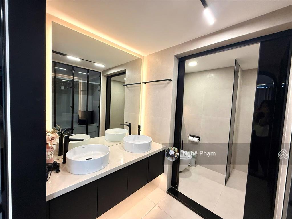 Cho thuê căn hộ loft tầng cao view đẹp 3pn 3wc. galleria  metropole. sang trọng và đẳng cấp