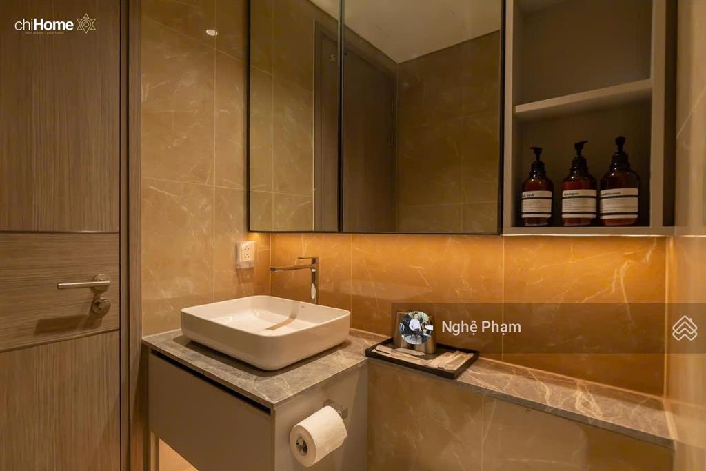 Hiếm có 1 căn 2pn bán tại opera  metropole. mua vào lời ngay. căn góc view thoáng, nhà đẹp