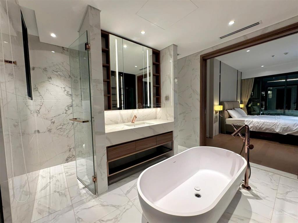 Cần bán gấp căn hộ 3pn the crest  metropole. view trực diện sông, cầu ba son, nội thất mới
