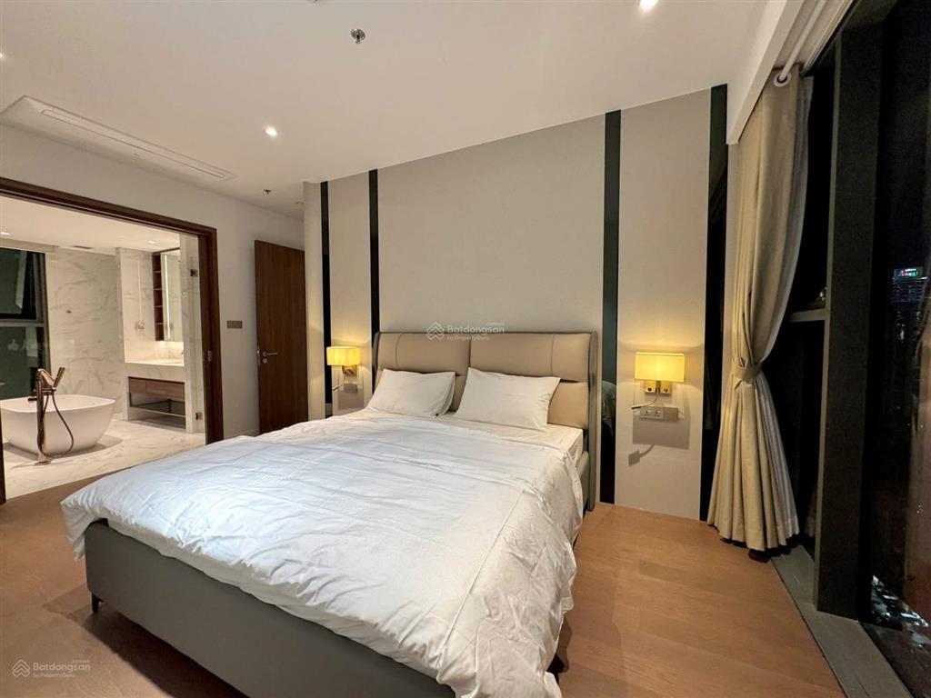 Cần bán gấp căn hộ 3pn the crest  metropole. view trực diện sông, cầu ba son, nội thất mới