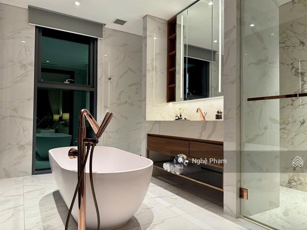 Cho thuê căn hộ 3pn the crest  metropole. tầng cao view đẹp, nội thất cao cấp. đang trống sẵn