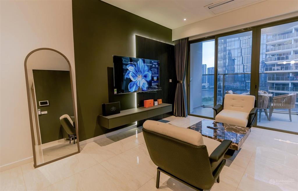 Cần cho thuê căn hộ 2pn opera  metropole thủ thiêm. tầng cao, view cầu ba son. đẹp, thoáng mát