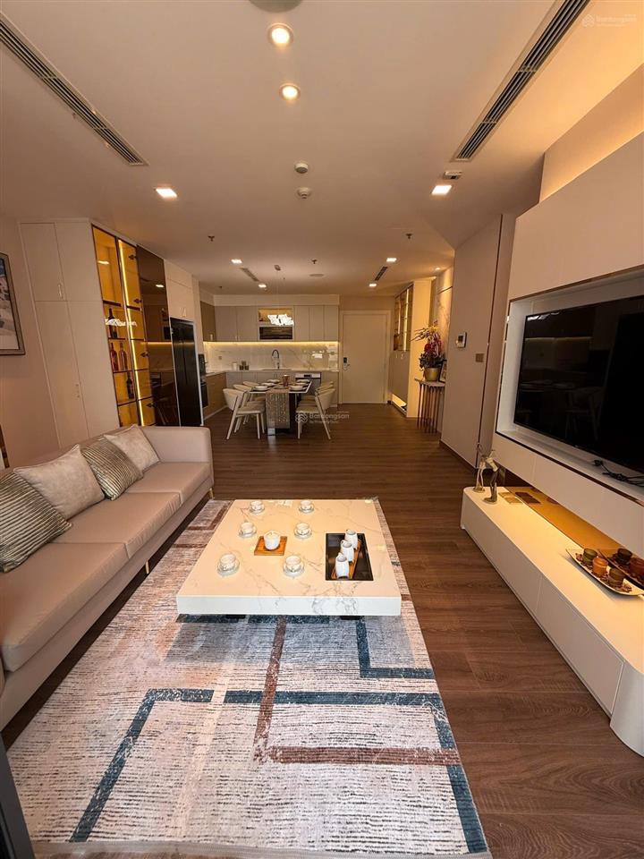 Cần cho thuê căn hộ 2 phòng ngủ khu park, vinhomes central park. nhà đẹp, nội thất mới, view sông.