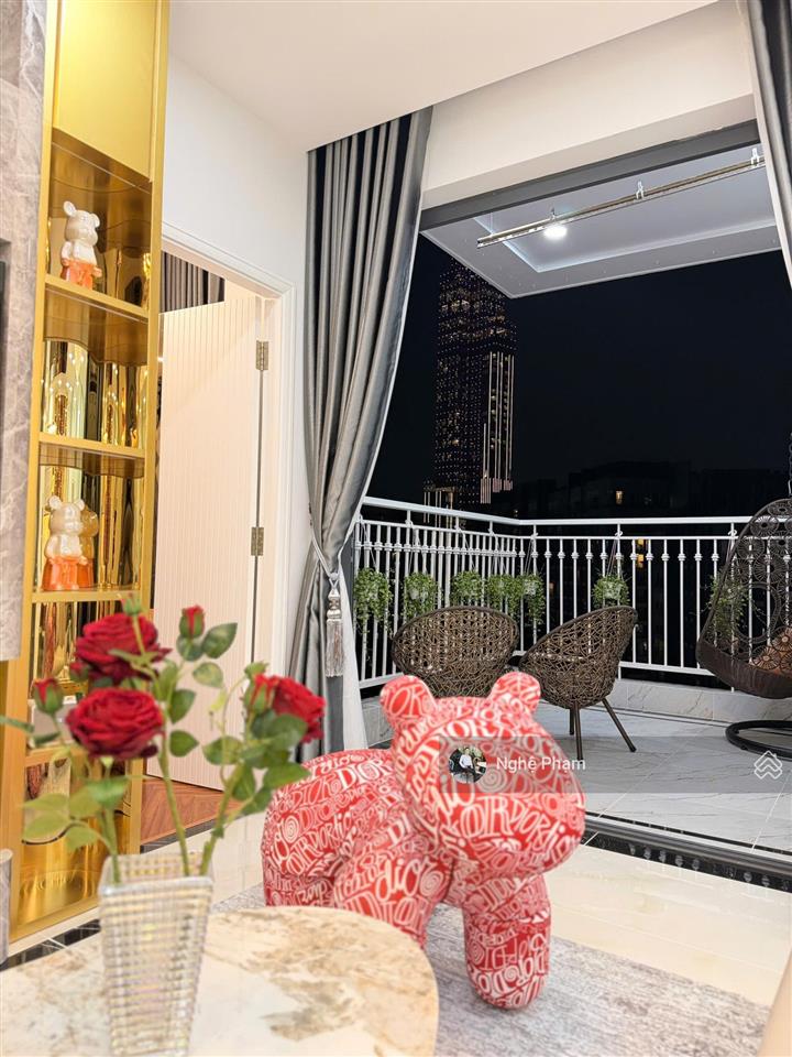 Cho thuê ngay căn hộ 2pn tòa landmark 2 tại vinhomes central park. nội thất hiện đại, sang trọng.
