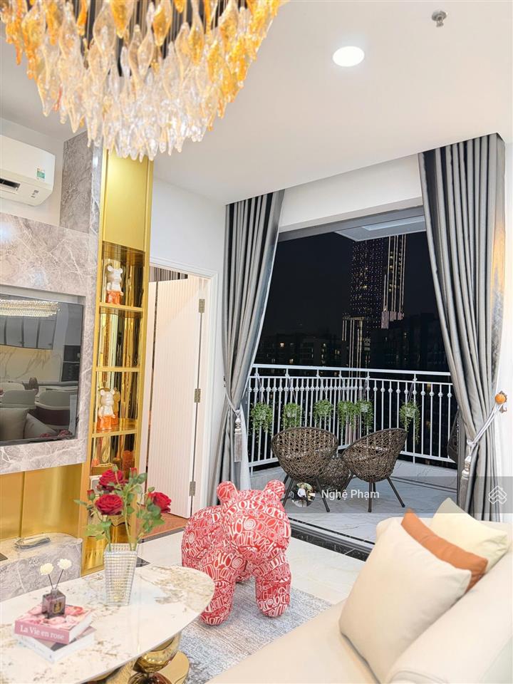 Cho thuê ngay căn hộ 2pn tòa landmark 2 tại vinhomes central park. nội thất hiện đại, sang trọng.
