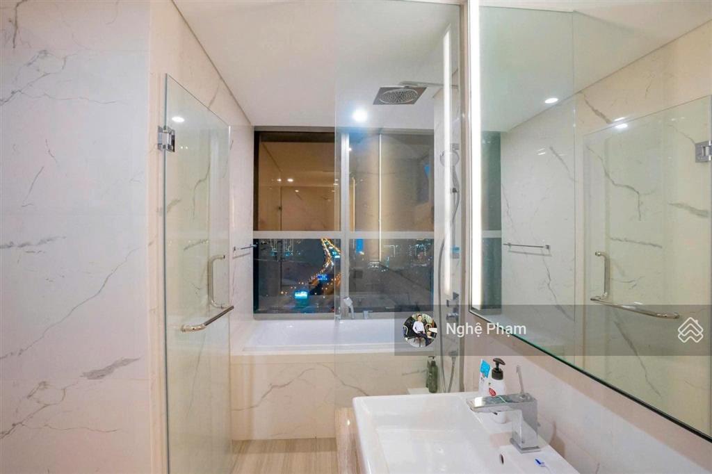 Cho thuê gấp siêu phẩm 3 phòng ngủ empire city, view sông, bitexco. nội thất hiện đại, sang trọng