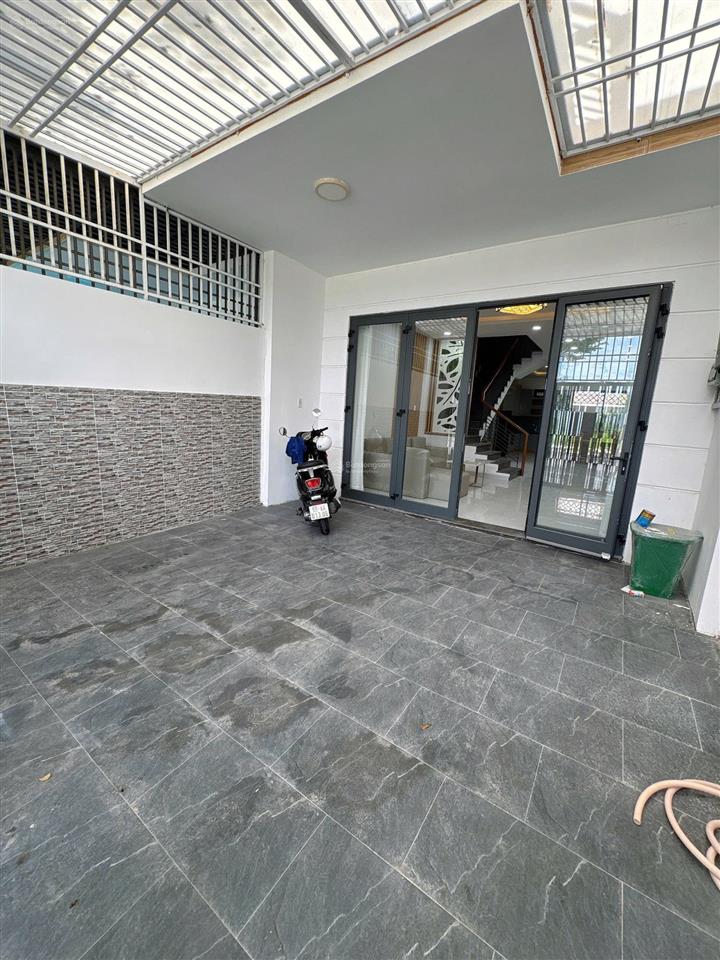 Bán nhà 3 tầng hướng đông, đường 16m gói 2 kđt mỹ gia nha trang giá 8,3 tỷ