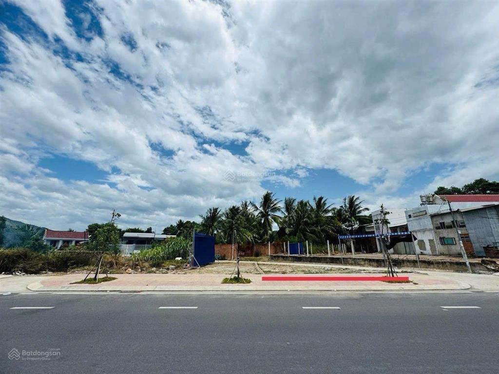 Hạ giá bán nhanh lô góc mặt tiền đường d30  phường tây nha trang giá chỉ 3.1 tỷ