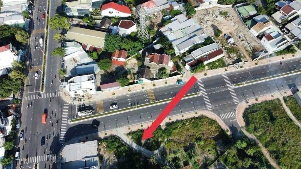 Hạ giá bán nhanh lô góc mặt tiền đường d30  phường tây nha trang giá chỉ 3.1 tỷ