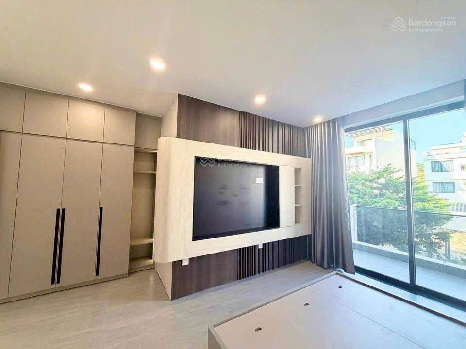 Bán nhà đẹp hướng đông full nội thất hiện đại  có thang máy gói 5 mỹ gia (thái hưng)