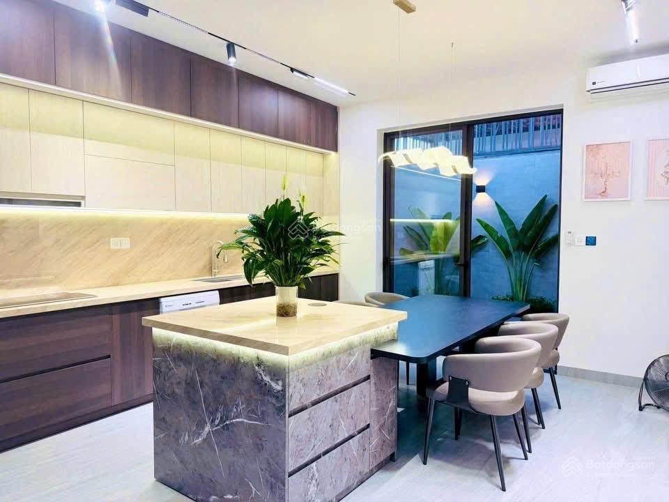 Bán nhà đẹp hướng đông full nội thất hiện đại  có thang máy gói 5 mỹ gia (thái hưng)