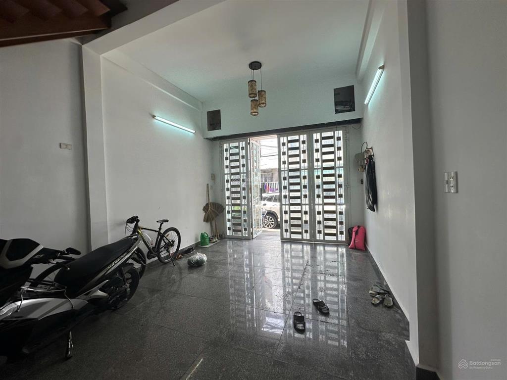 Cho thuê nhà nguyên căn mặt tiền đường kinh doanh ngô đức kế, nha trang