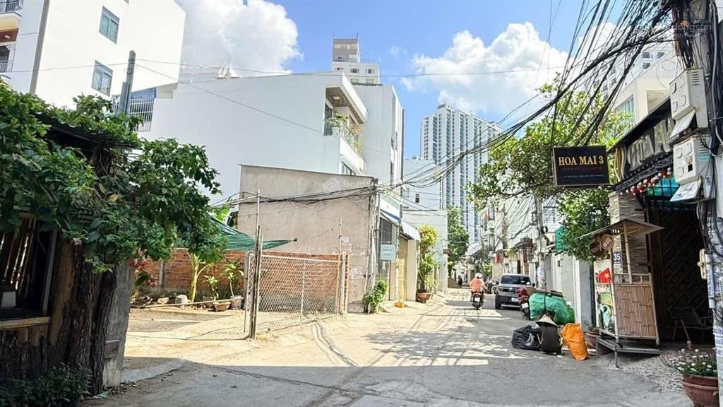 Bán đất lô góc đất mặt tiền đường sao biển cách biển 200m, đường oto thông thoáng, giá chỉ 21,5 tỷ.
