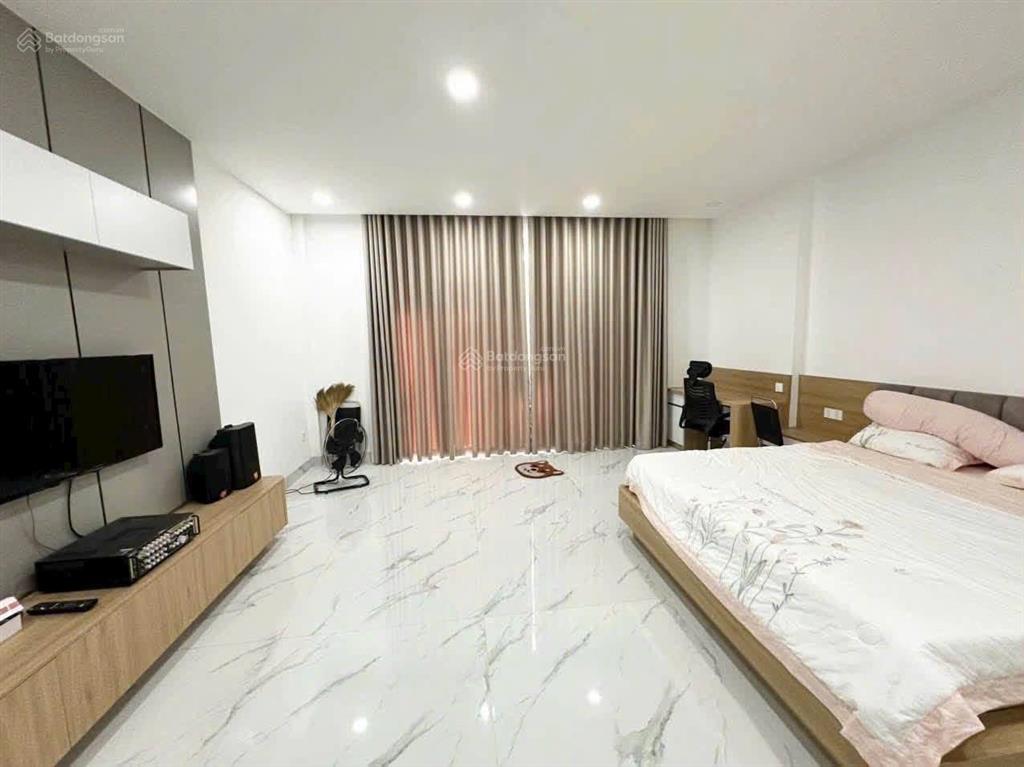 Bán nhà mặt tiền đường mê linh trung tâm thành phố nha trang thuận lợi kinh doanh.