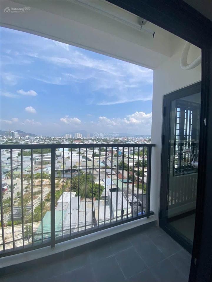 Cho thuê căn góc ct4 hud mặt tiền đường 28 phước long nha trang
