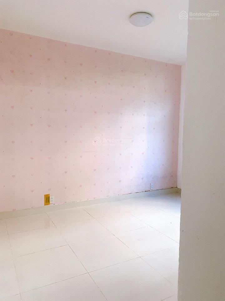 Cho thuê shophouse parcspring, 130m2, 2 phòng ngủ, 2wc, khu vực kinh doanh rộng, giá 20 triệu.