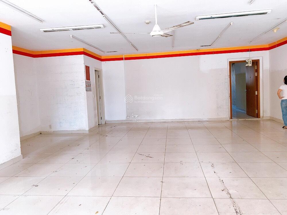 Cho thuê shophouse parcspring, 130m2, 2 phòng ngủ, 2wc, khu vực kinh doanh rộng, giá 20 triệu.