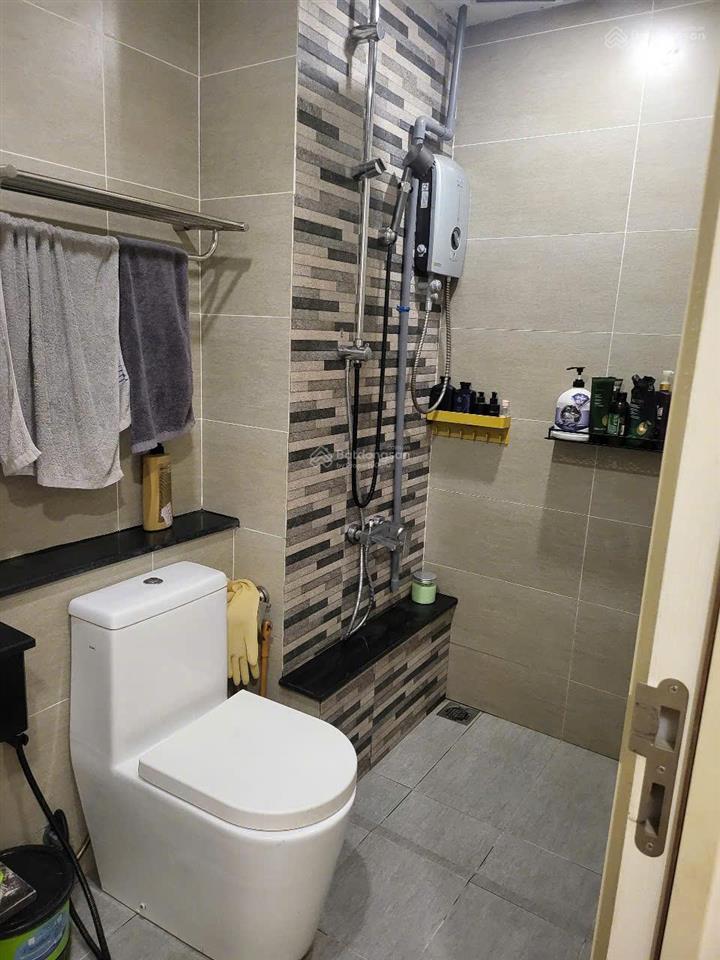 The krista 102m2, 3 phòng ngủ, nội thất cơ bản, giá 7 tỷ, đã có sổ hồng, căn góc, view thoáng mát