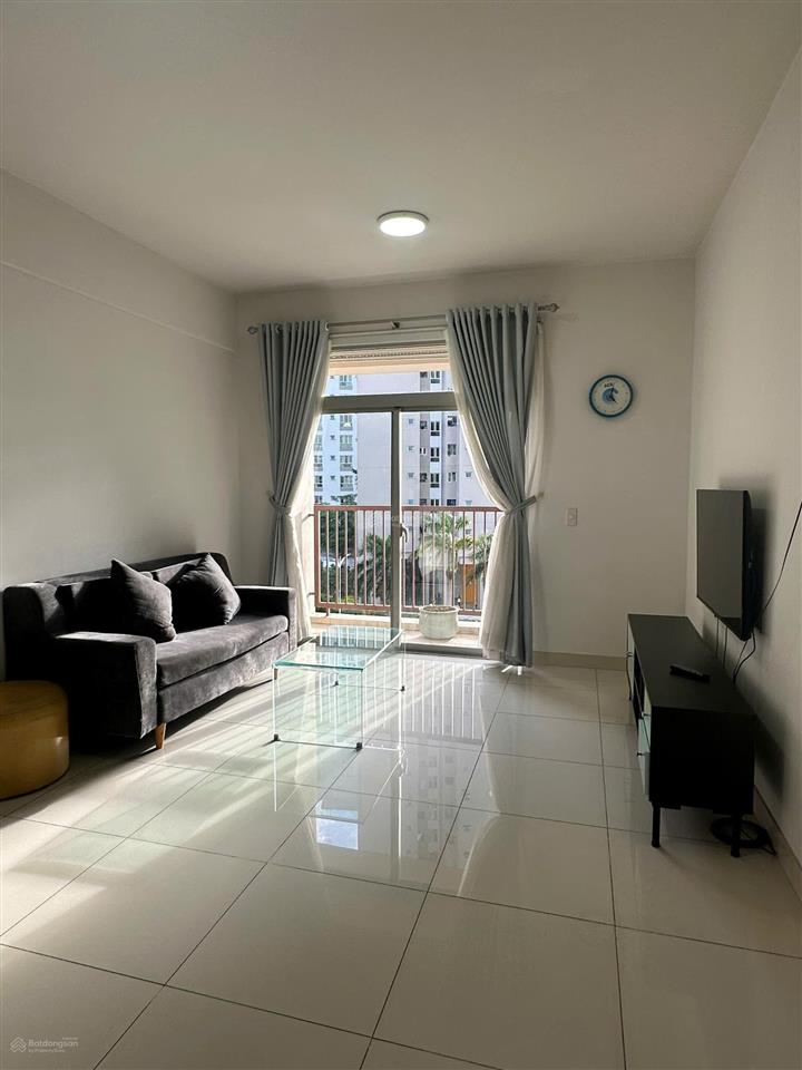 Cho thuê chung cư parcspring, 2 phòng ngủ, 68m2, căn góc, tầng trung, view thoáng, giá chỉ 11 triệu